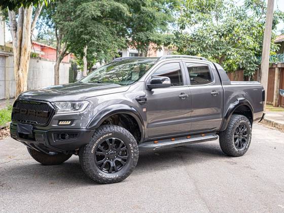 FORD RANGER 3.2 LIMITED 4X4 CD 20V DIESEL 4P AUTOMÁTICO